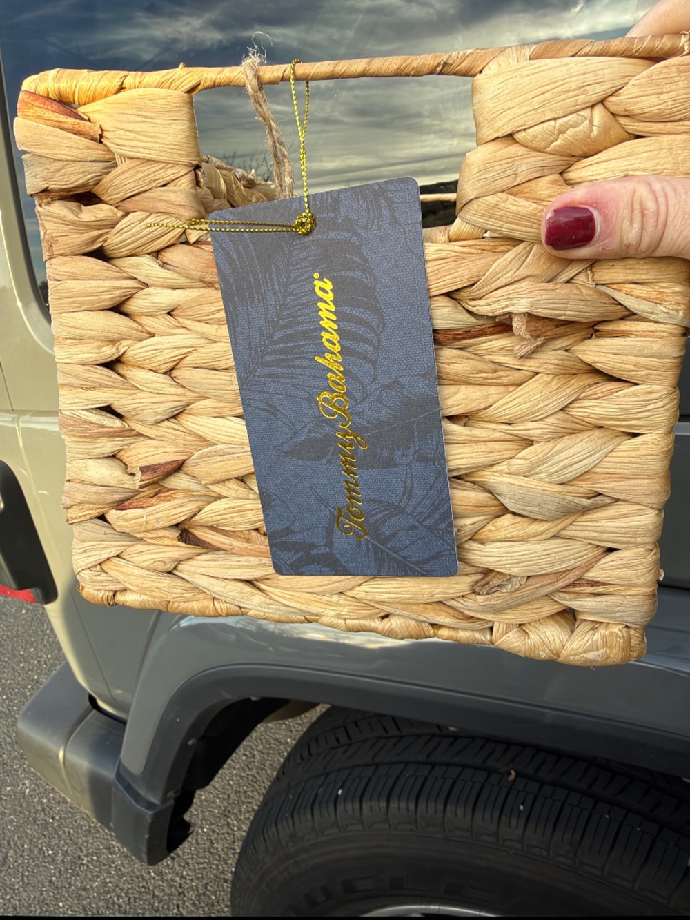 TOMMY BAHAMA WICKER BASKET-LARGE